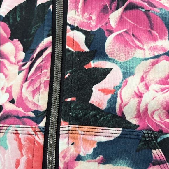 RARE Lululemon Hold Your Om Hoodie Secret Garden Floral - Picture 14 of 15